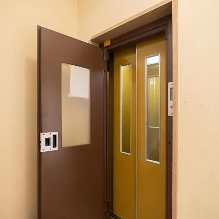 U Mae Ma, Un Passo Dal Mare *