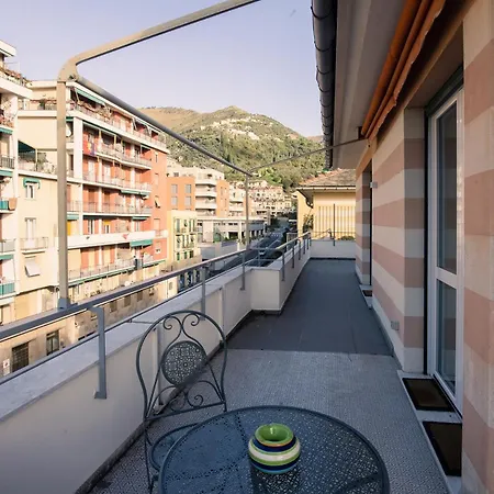 U Mae Ma, Un Passo Dal Mare