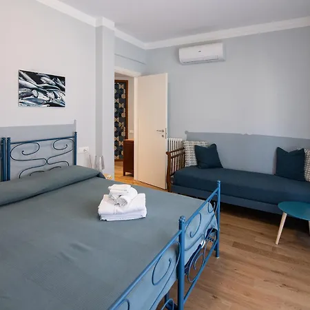 U Mae Ma, Un Passo Dal Mare *