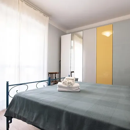 U Mae Ma, Un Passo Dal Mare