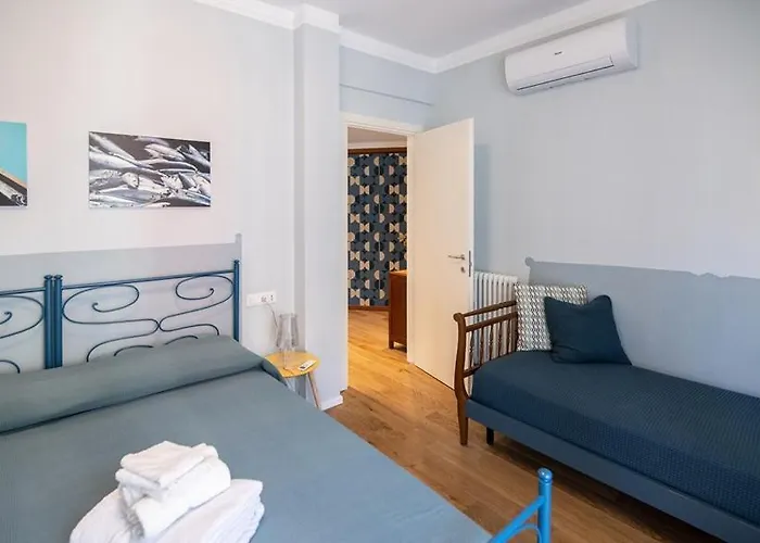 U Mae Ma, Un Passo Dal Mare