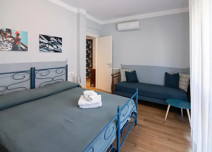 U Mae Ma, Un Passo Dal Mare *