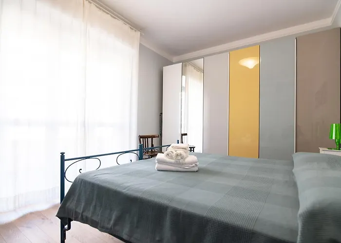 U Mae Ma, Un Passo Dal Mare